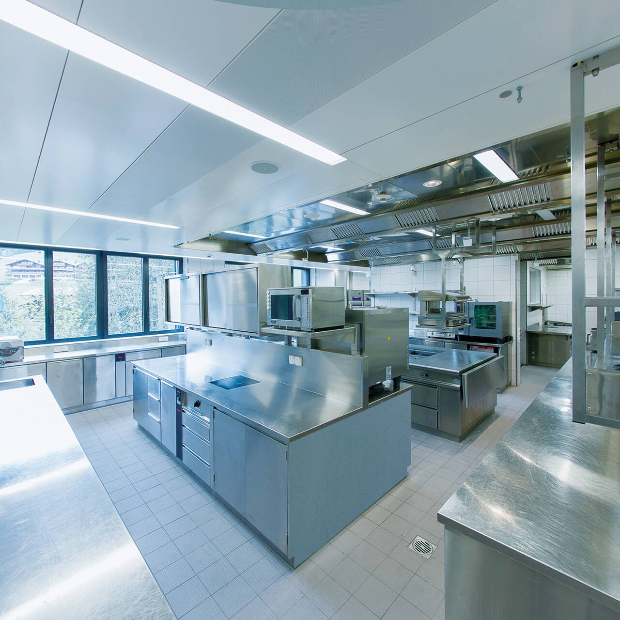 «The Alpina» Grand Hotel Gstaad «The Alpina» Grand Hotel Gstaad