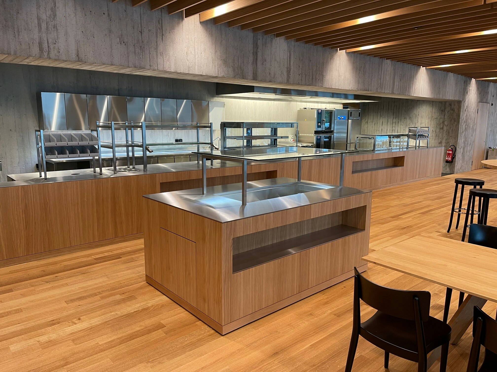 Gastroeinrichtungen Schmocker AG Interlaken – Schweiz. Tropeninstitut 